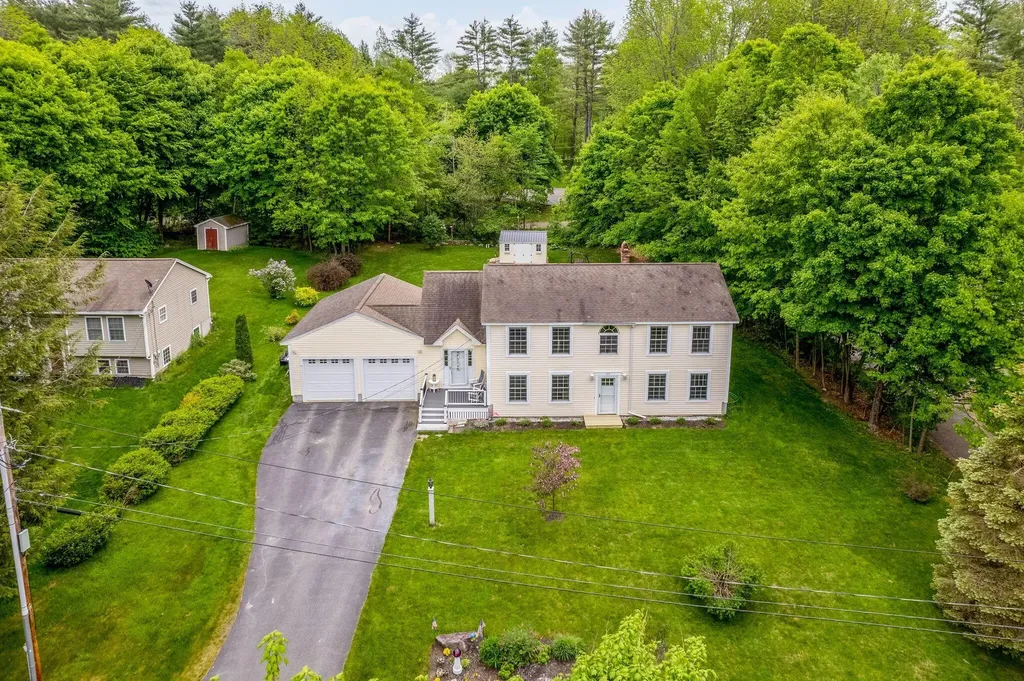 25 Holly Lane Windham ME 04062