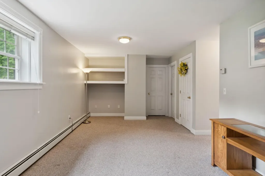 25 Holly Lane Windham ME 04062