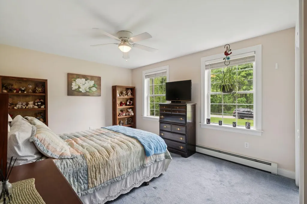 25 Holly Lane Windham ME 04062