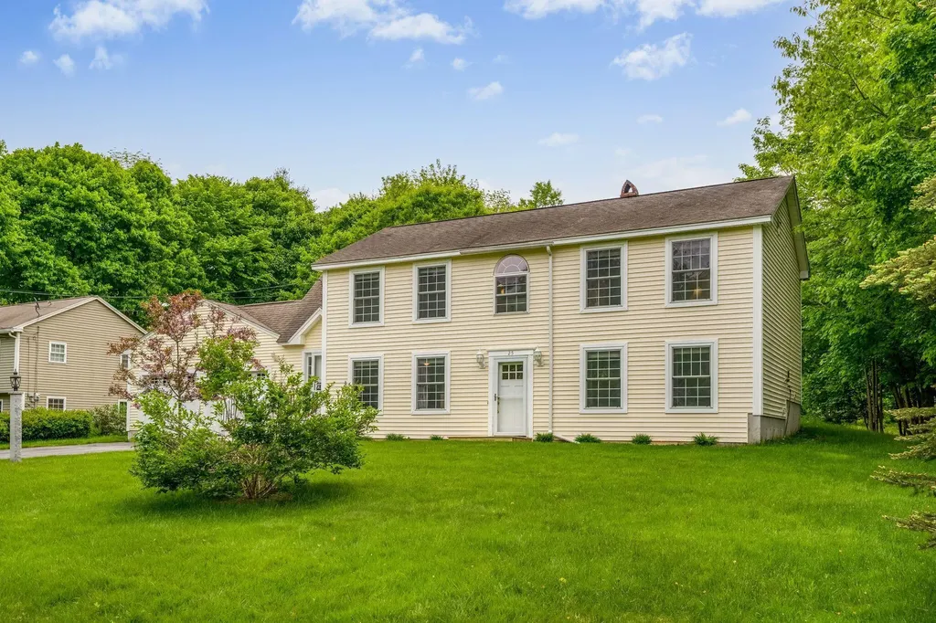 25 Holly Lane Windham ME 04062