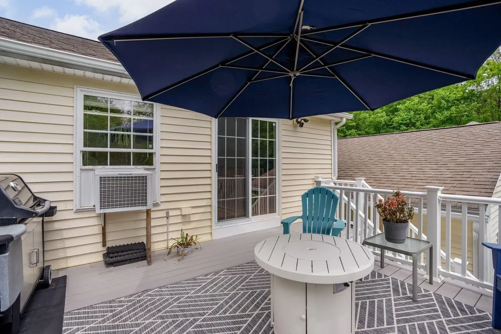 25 Holly Lane Windham ME 04062