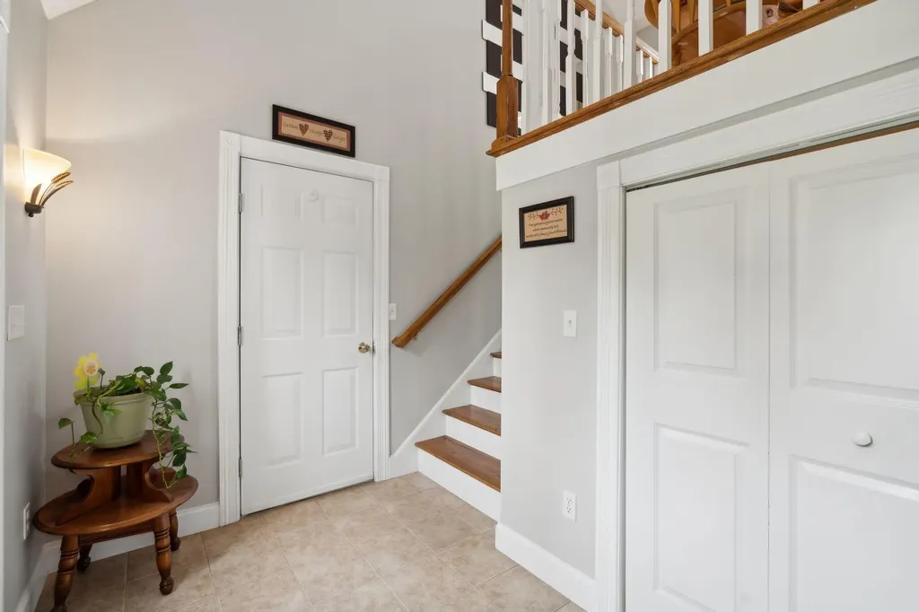 25 Holly Lane Windham ME 04062