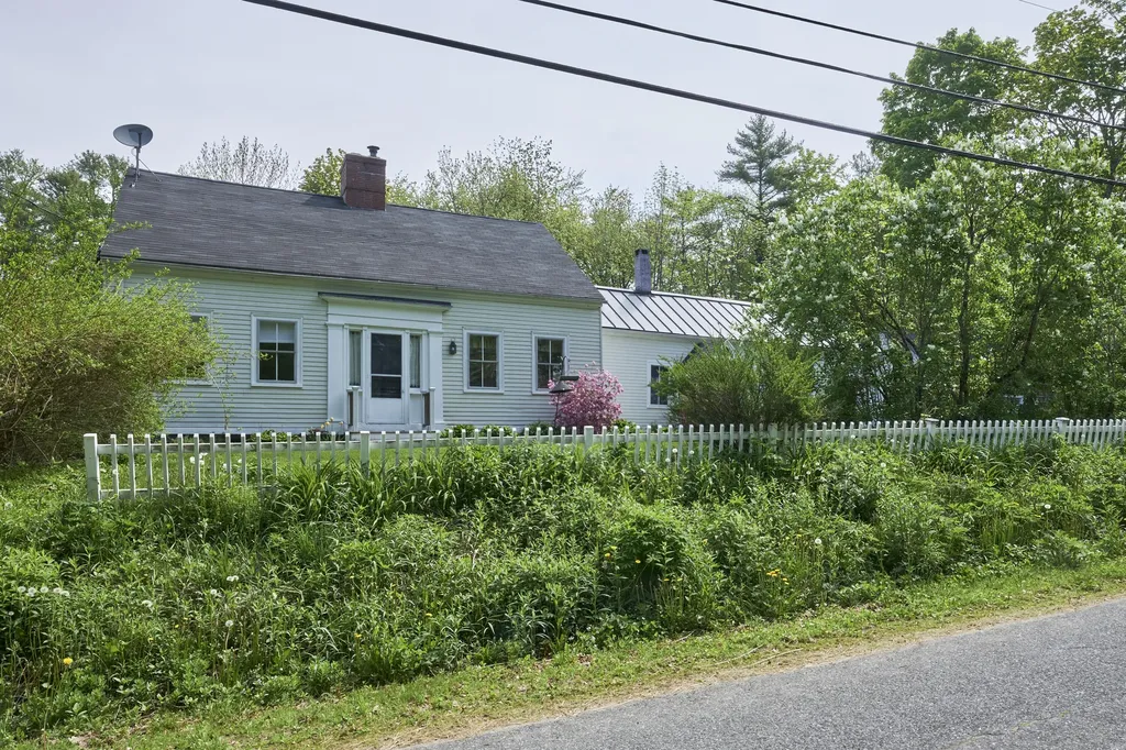 401 Payson Road Union ME 04862