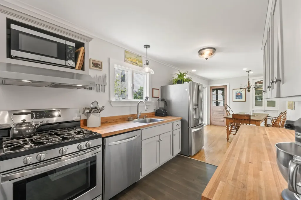 7 John Street Lyman ME 04002