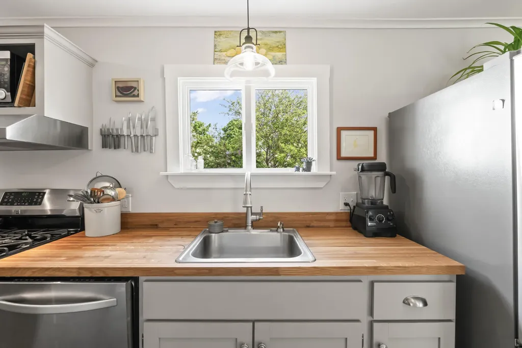 7 John Street Lyman ME 04002