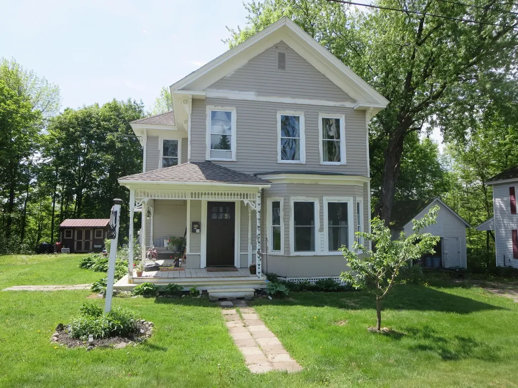 17 Mayo Street Dover-foxcroft ME 04426