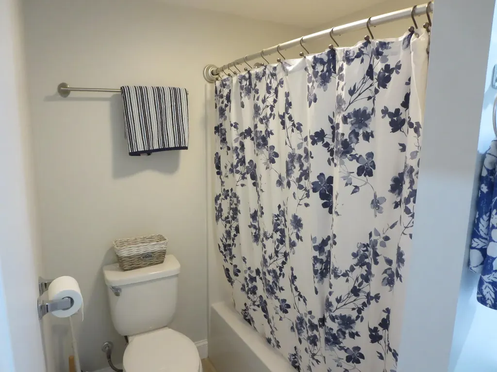 17 Mayo Street Dover-foxcroft ME 04426
