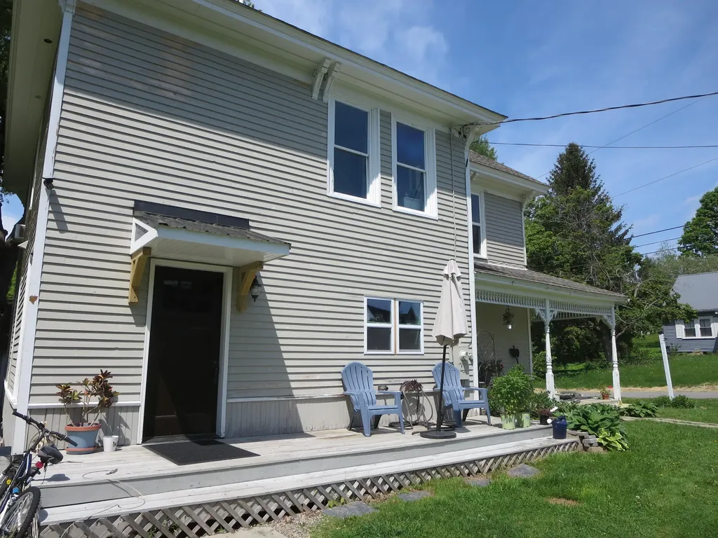 17 Mayo Street Dover-foxcroft ME 04426