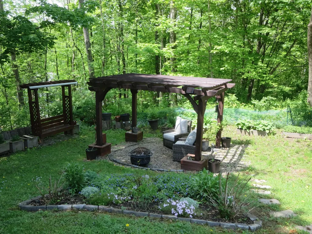 17 Mayo Street Dover-foxcroft ME 04426