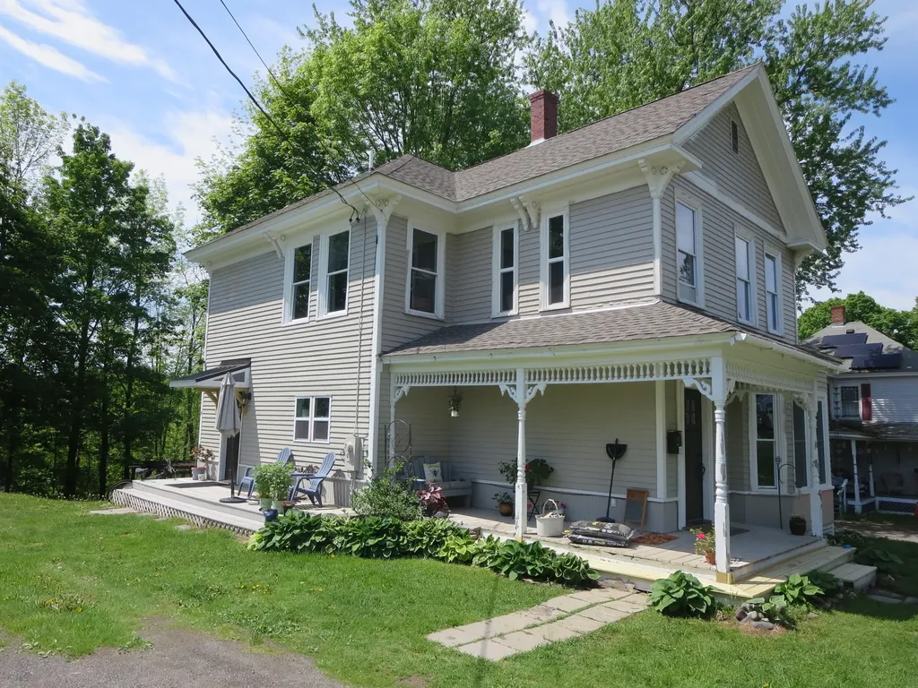 17 Mayo Street Dover-foxcroft ME 04426