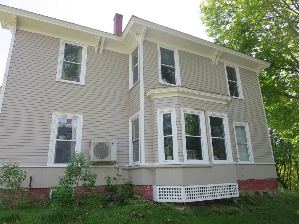 17 Mayo Street Dover-foxcroft ME 04426