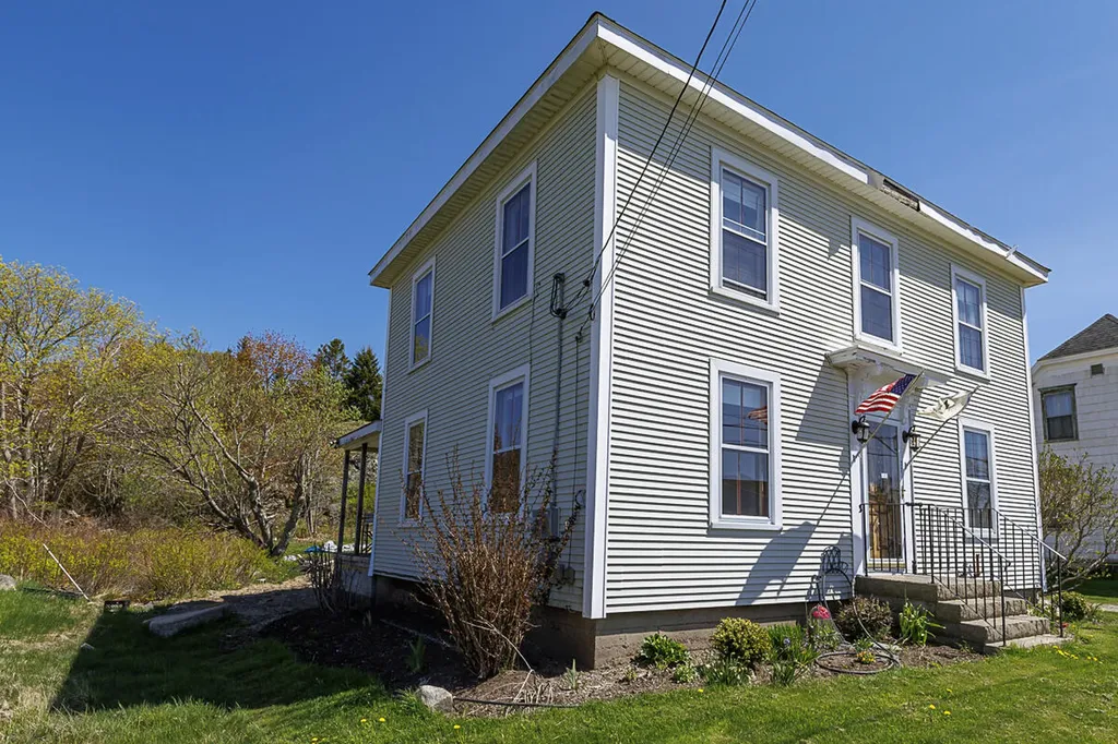 77 Washington Street Eastport ME 04631