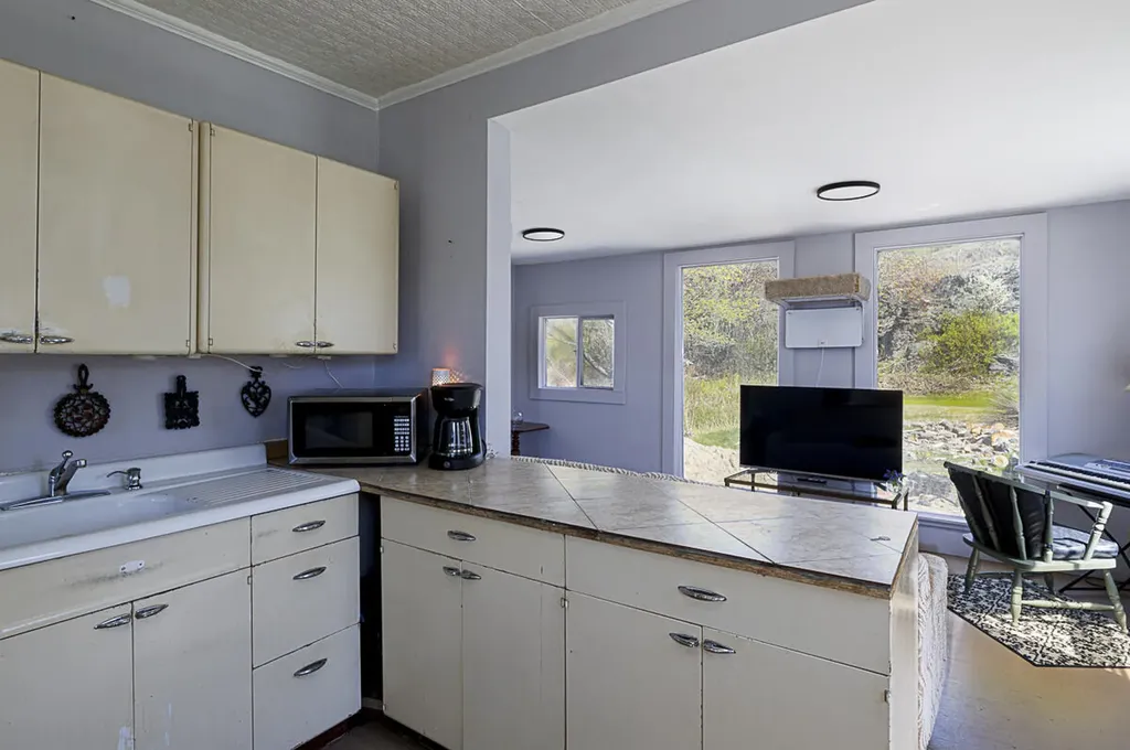 77 Washington Street Eastport ME 04631