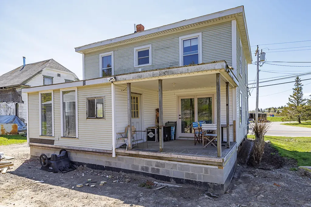 77 Washington Street Eastport ME 04631