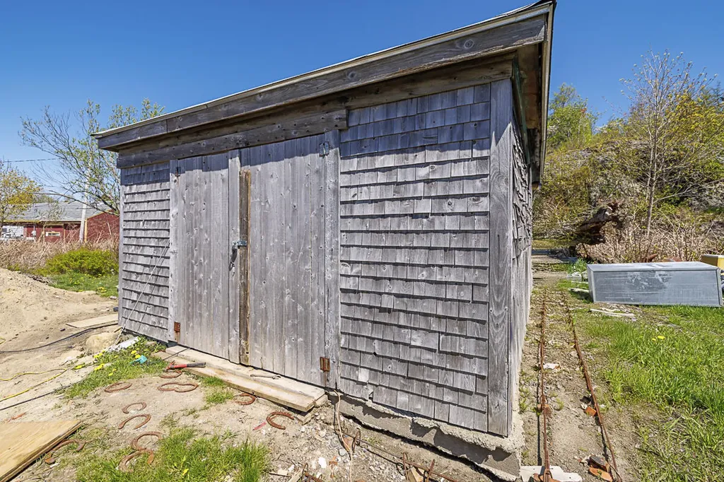 77 Washington Street Eastport ME 04631