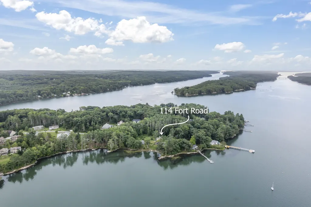 114 Fort Road Edgecomb ME 04556