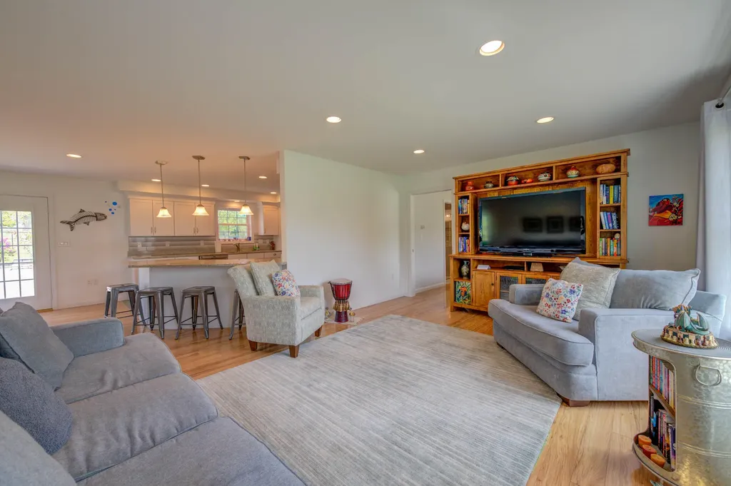 13 Sunrise Drive Hallowell ME 04347