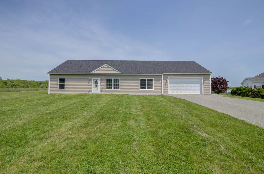 13 Sunrise Drive Hallowell ME 04347