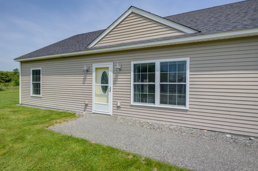13 Sunrise Drive Hallowell ME 04347