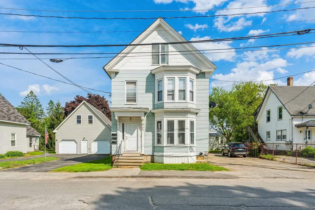 11 Pearl Street Auburn ME 04210