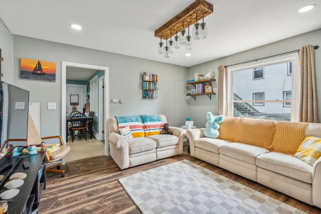 11 Pearl Street Auburn ME 04210