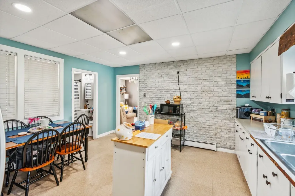 11 Pearl Street Auburn ME 04210
