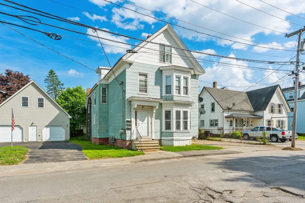 11 Pearl Street Auburn ME 04210