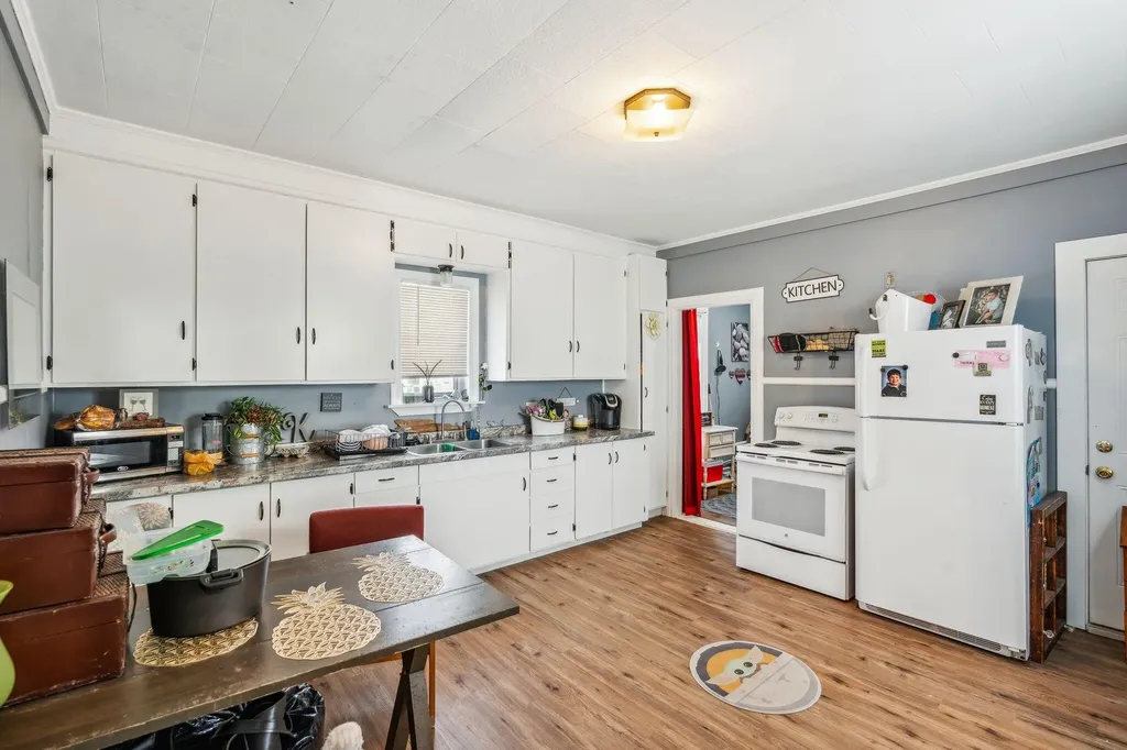 11 Pearl Street Auburn ME 04210
