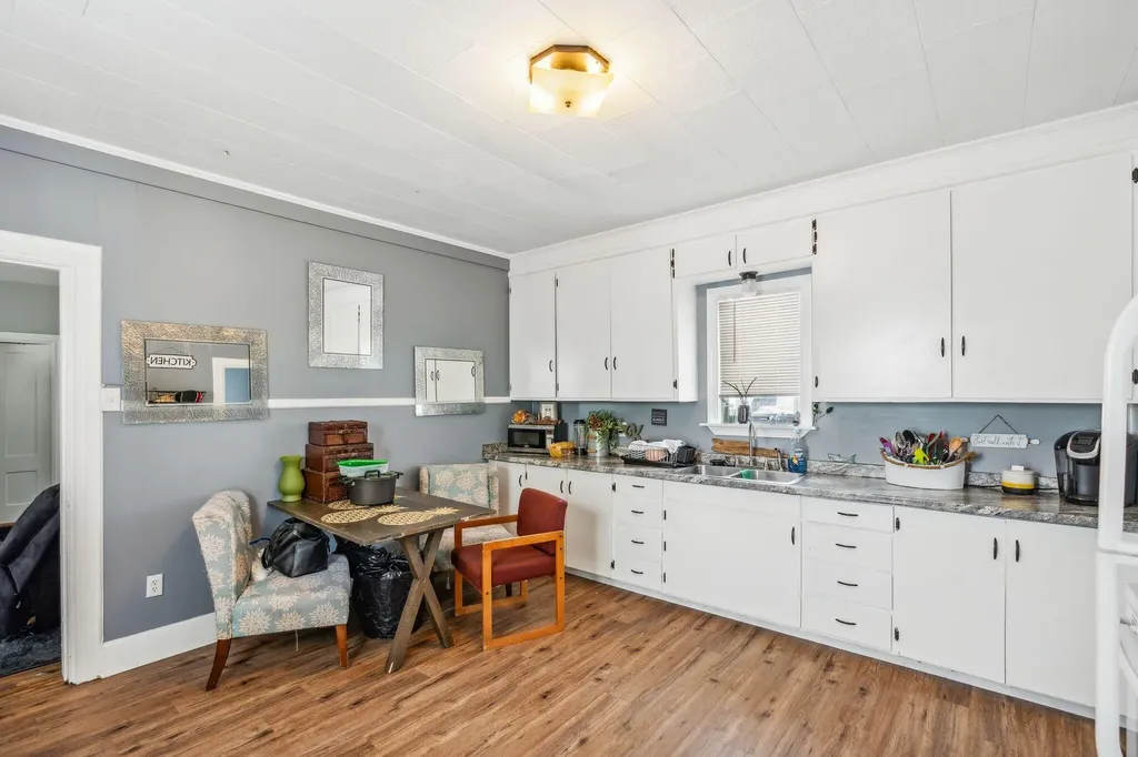 11 Pearl Street Auburn ME 04210