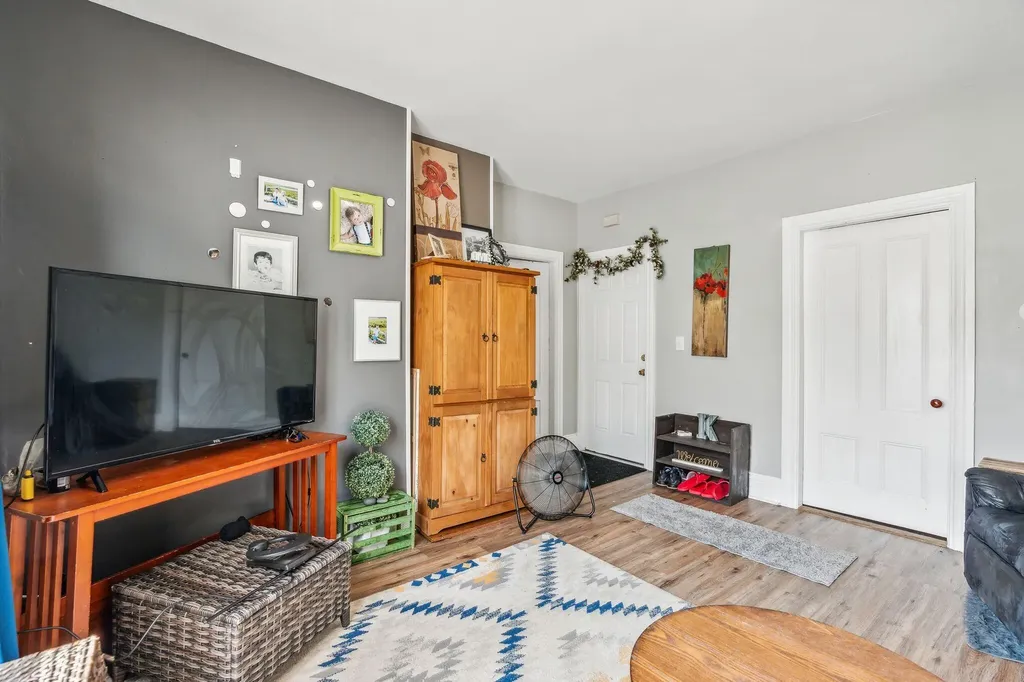 11 Pearl Street Auburn ME 04210