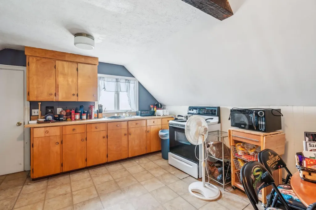 11 Pearl Street Auburn ME 04210