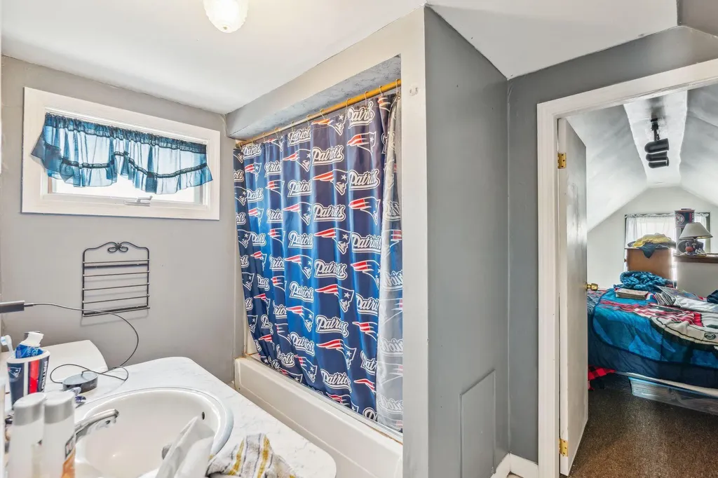 11 Pearl Street Auburn ME 04210
