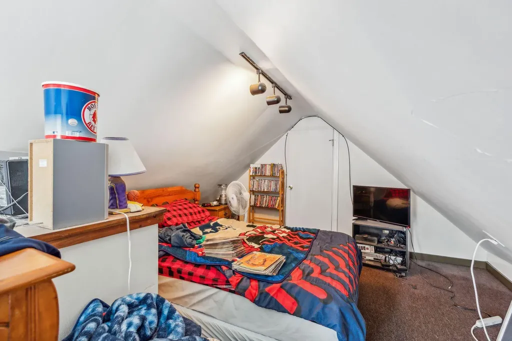 11 Pearl Street Auburn ME 04210