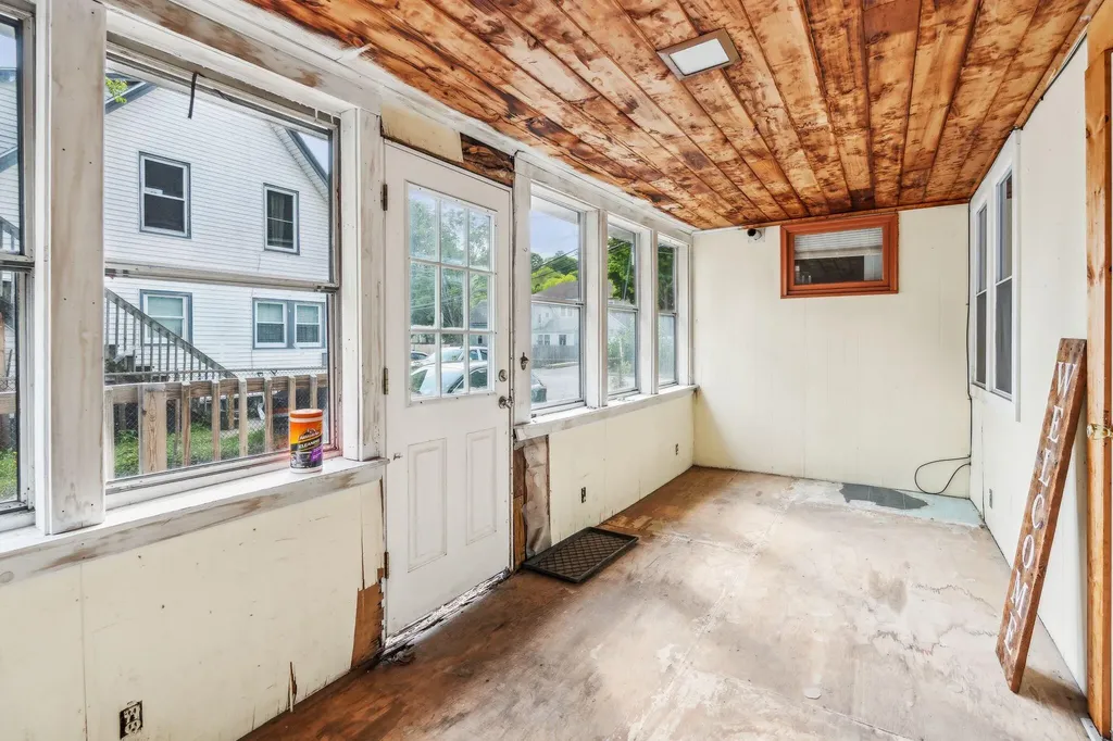 11 Pearl Street Auburn ME 04210