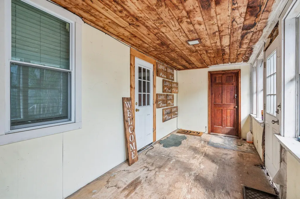11 Pearl Street Auburn ME 04210