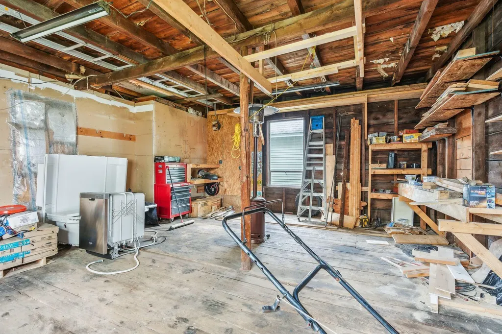 11 Pearl Street Auburn ME 04210