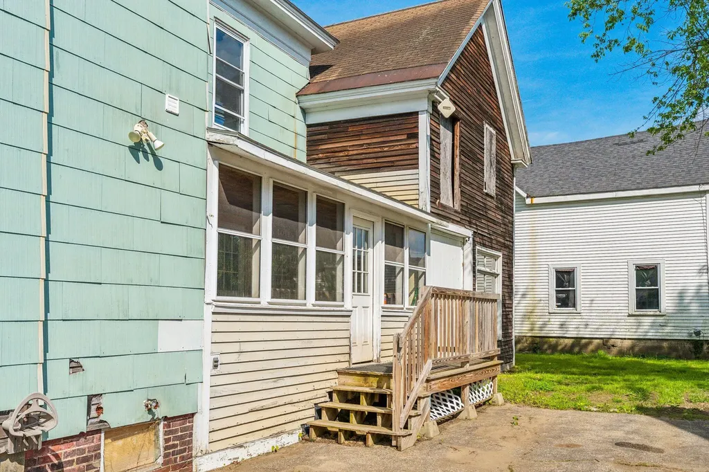 11 Pearl Street Auburn ME 04210