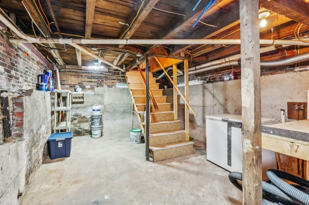 11 Pearl Street Auburn ME 04210