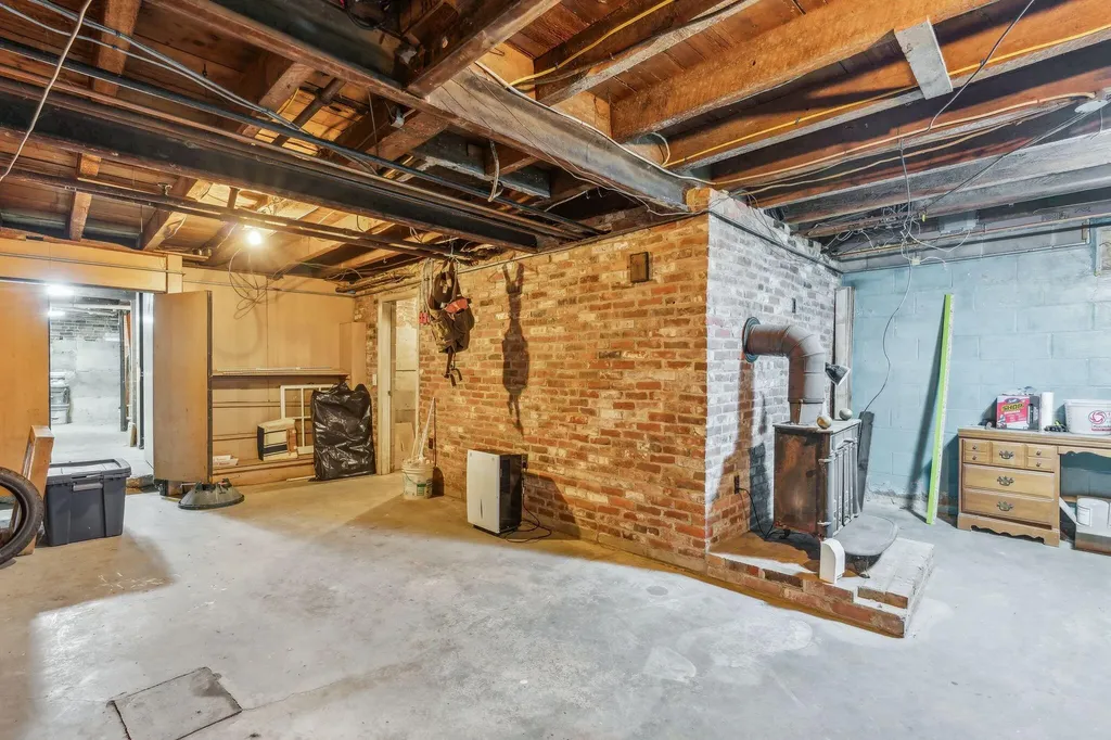 11 Pearl Street Auburn ME 04210