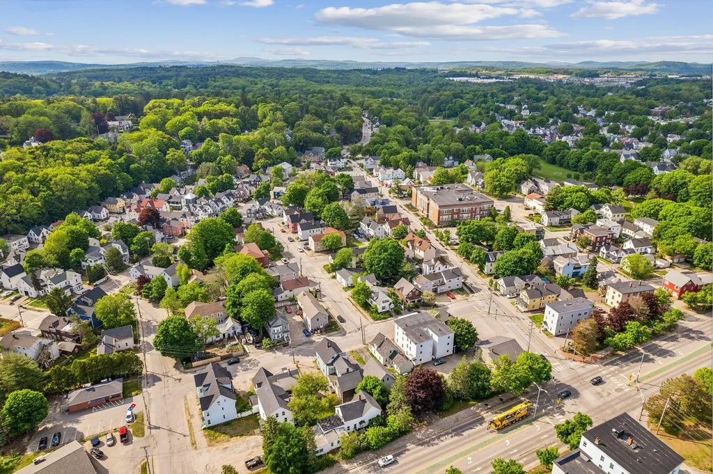 11 Pearl Street Auburn ME 04210