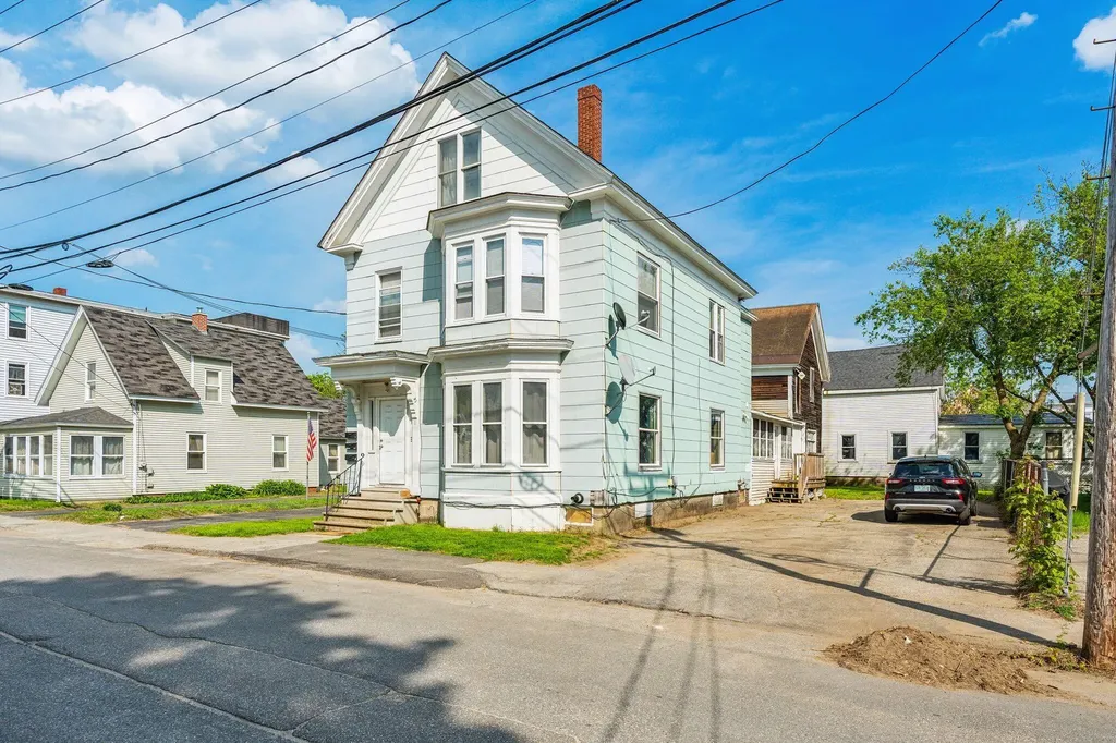 11 Pearl Street Auburn ME 04210