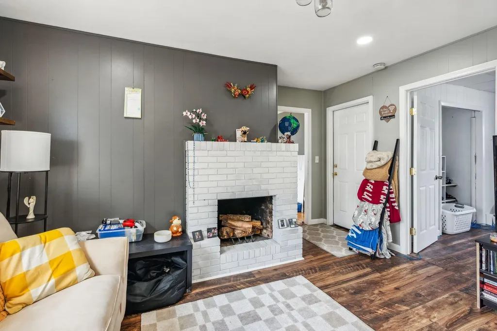11 Pearl Street Auburn ME 04210