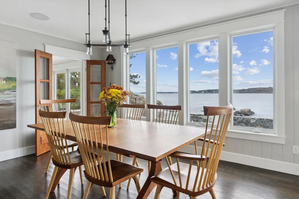 2 Garden Circle Cape Elizabeth ME 04107
