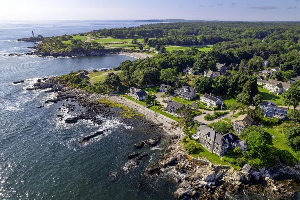 2 Garden Circle Cape Elizabeth ME 04107