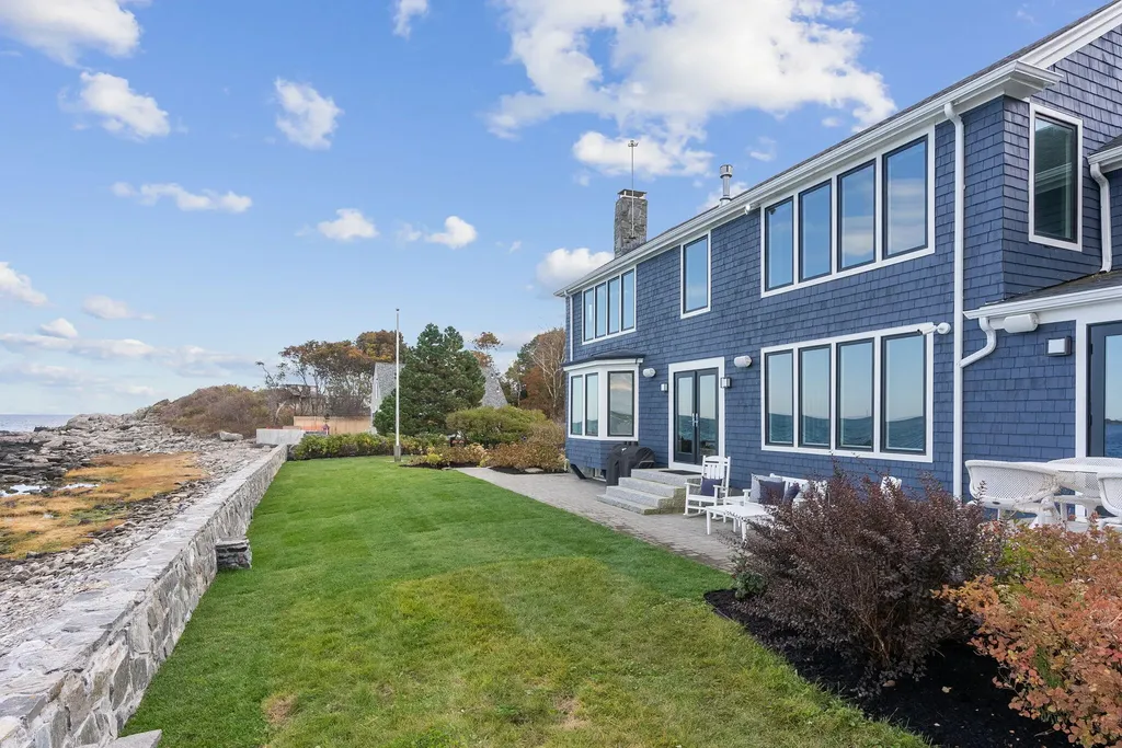2 Garden Circle Cape Elizabeth ME 04107