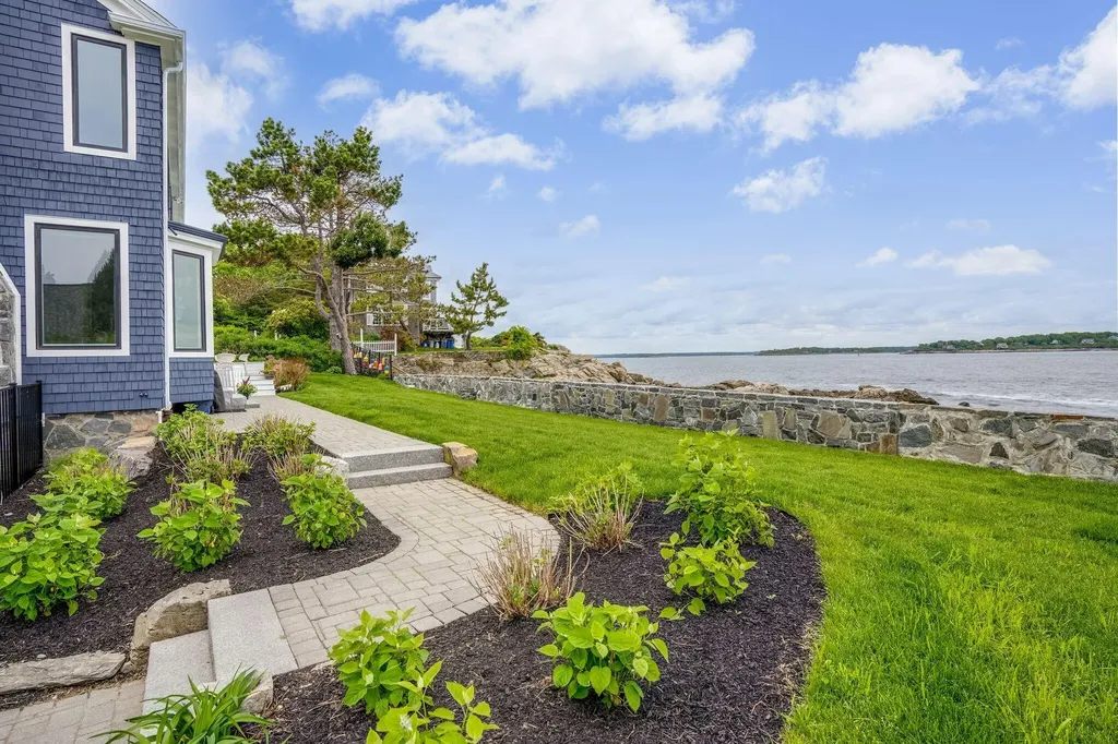 2 Garden Circle Cape Elizabeth ME 04107