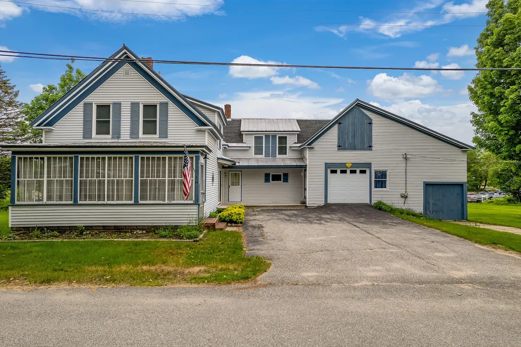 14 Lake Street Oxford ME 04270