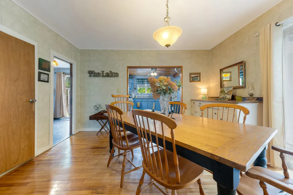 14 Lake Street Oxford ME 04270