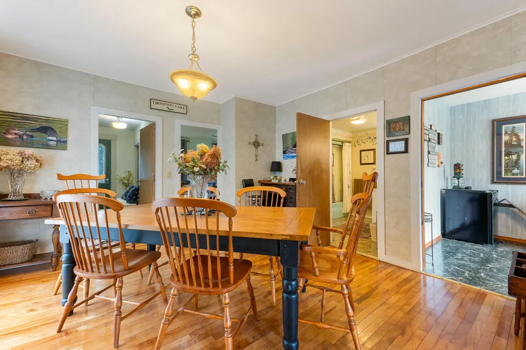 14 Lake Street Oxford ME 04270