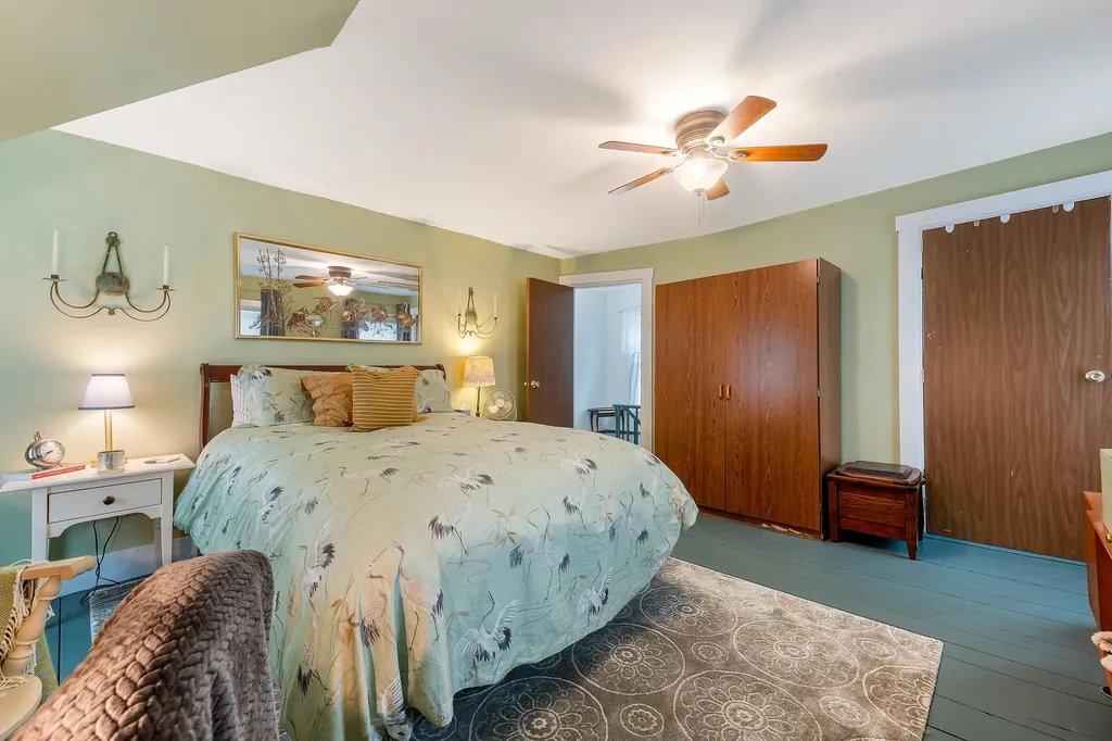 14 Lake Street Oxford ME 04270